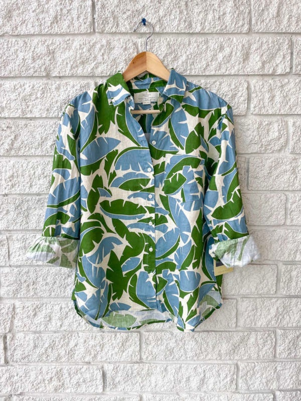 Trovata Blake boyfriend shirt in plantain leaf. NWT XS - Picture 2 of 4